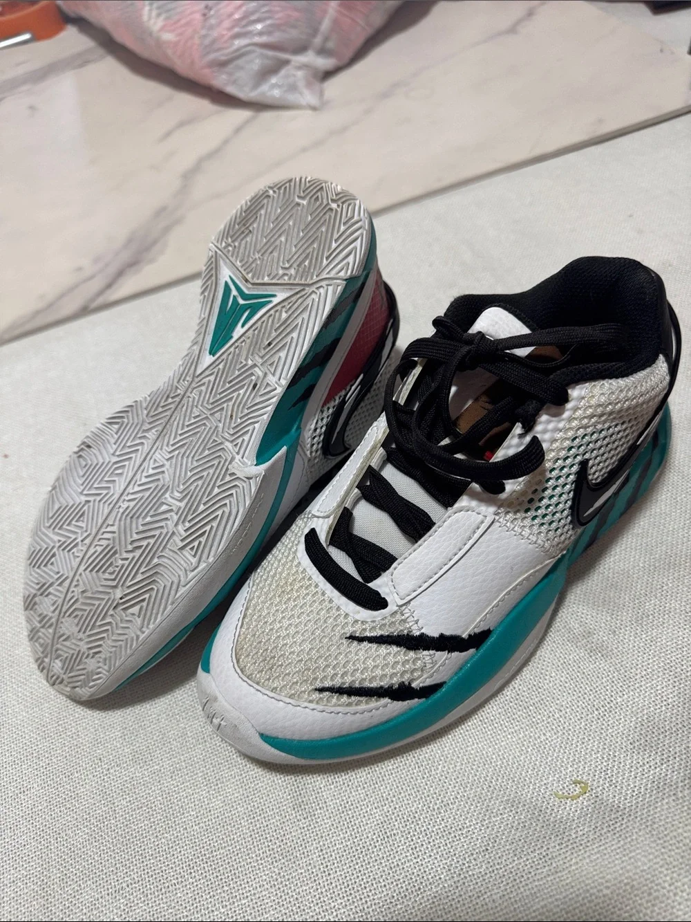 Nike Kids White Teal & Black Low-Top Sneakers